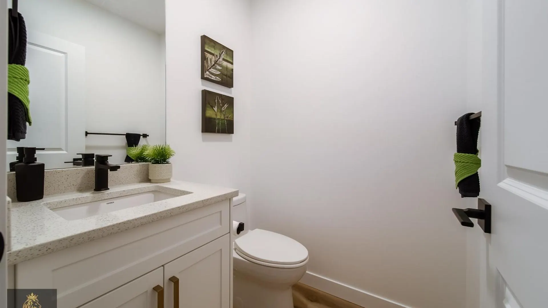 Freshmodernwemgaragekingbed Villa Edmonton Holiday home