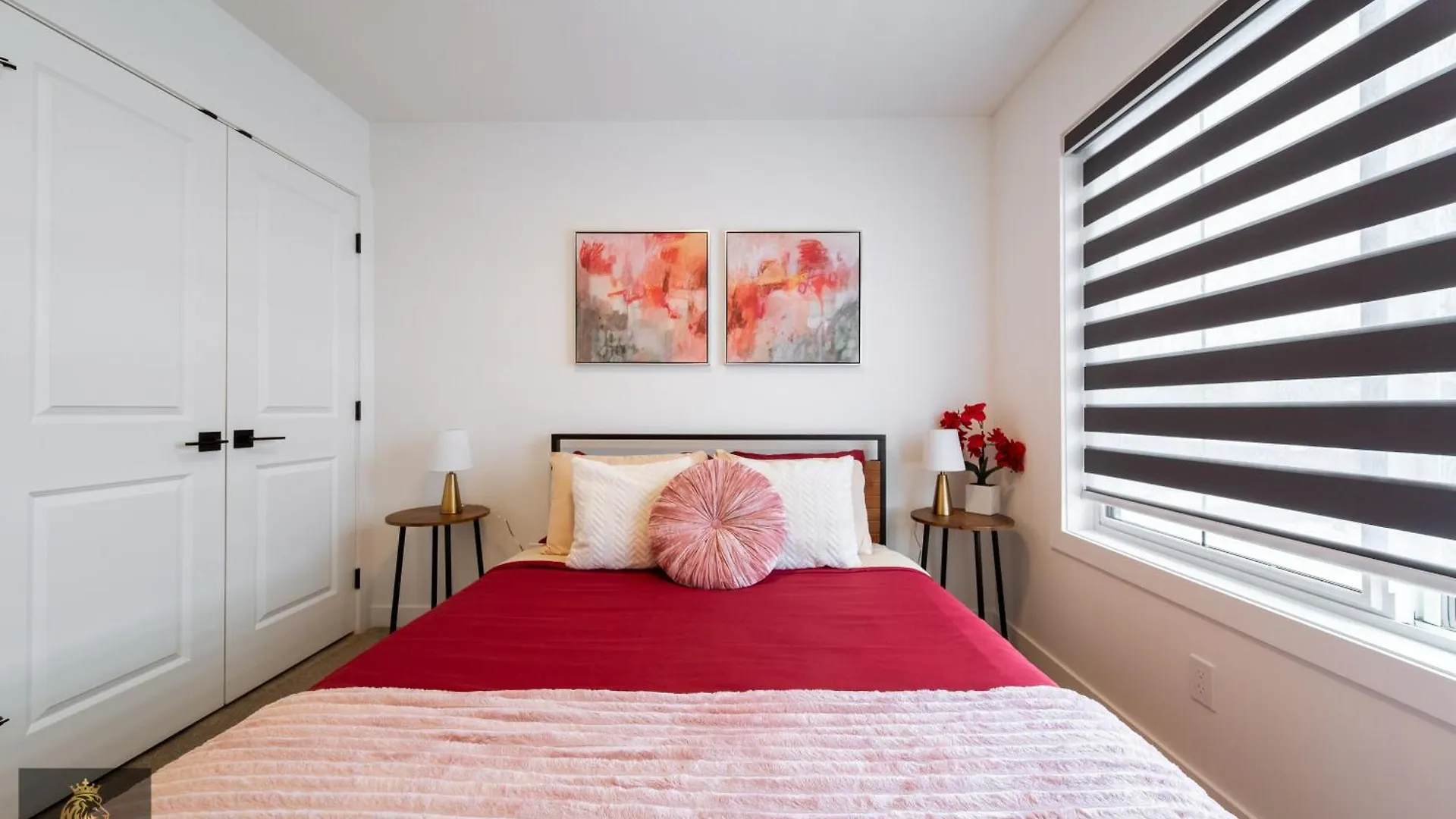 Willa Freshmodernwemgaragekingbed Edmonton Kanada